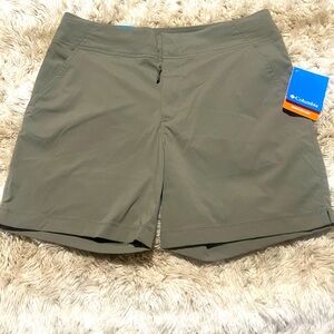 COLUMBIA WOMENS SIZE 8 INS 6”NWT OMNI SHANE-REGULAR FIT
